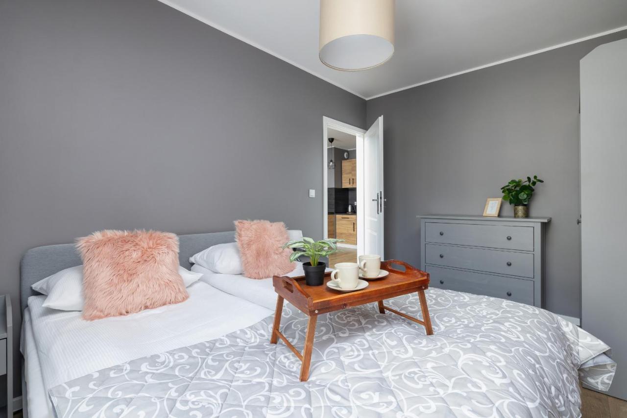 Comfy Apartment Pachonskiego With Parking In Krakow By Noclegi Renters Luaran gambar