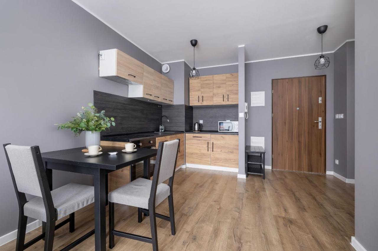 Comfy Apartment Pachonskiego With Parking In Krakow By Noclegi Renters Luaran gambar