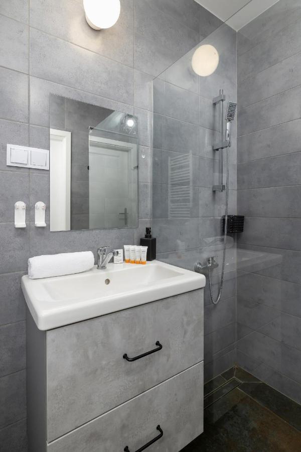 Comfy Apartment Pachonskiego With Parking In Krakow By Noclegi Renters Luaran gambar