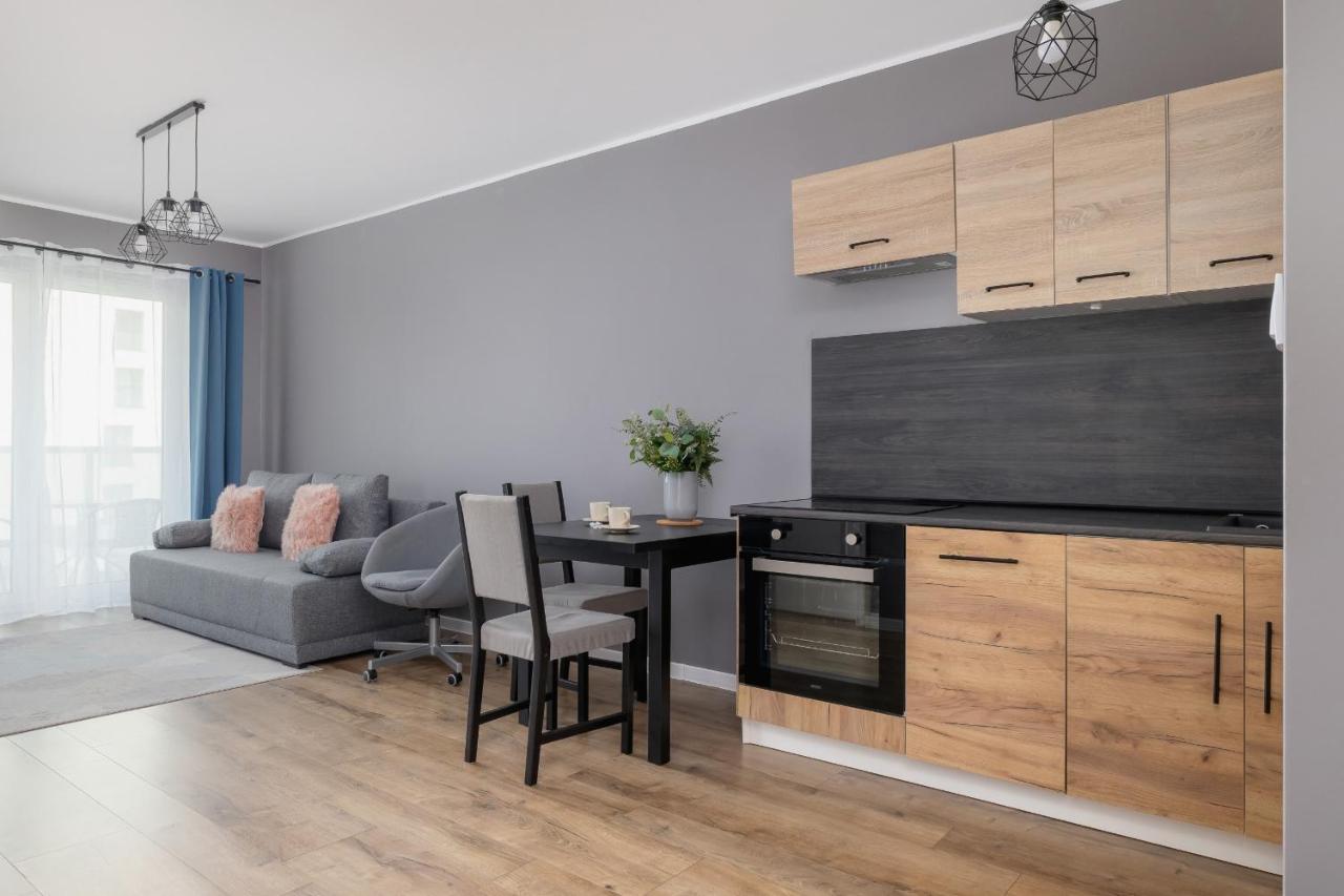 Comfy Apartment Pachonskiego With Parking In Krakow By Noclegi Renters Luaran gambar