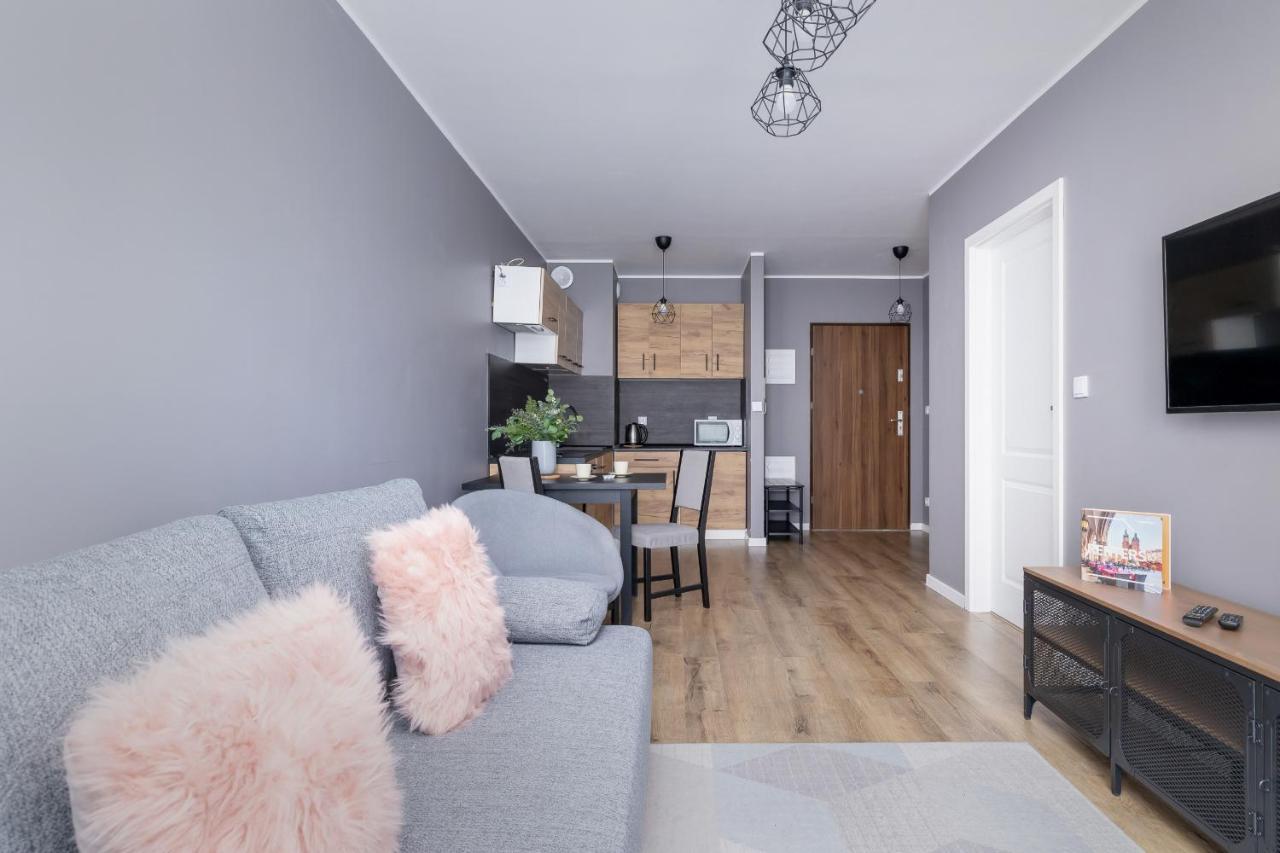 Comfy Apartment Pachonskiego With Parking In Krakow By Noclegi Renters Luaran gambar