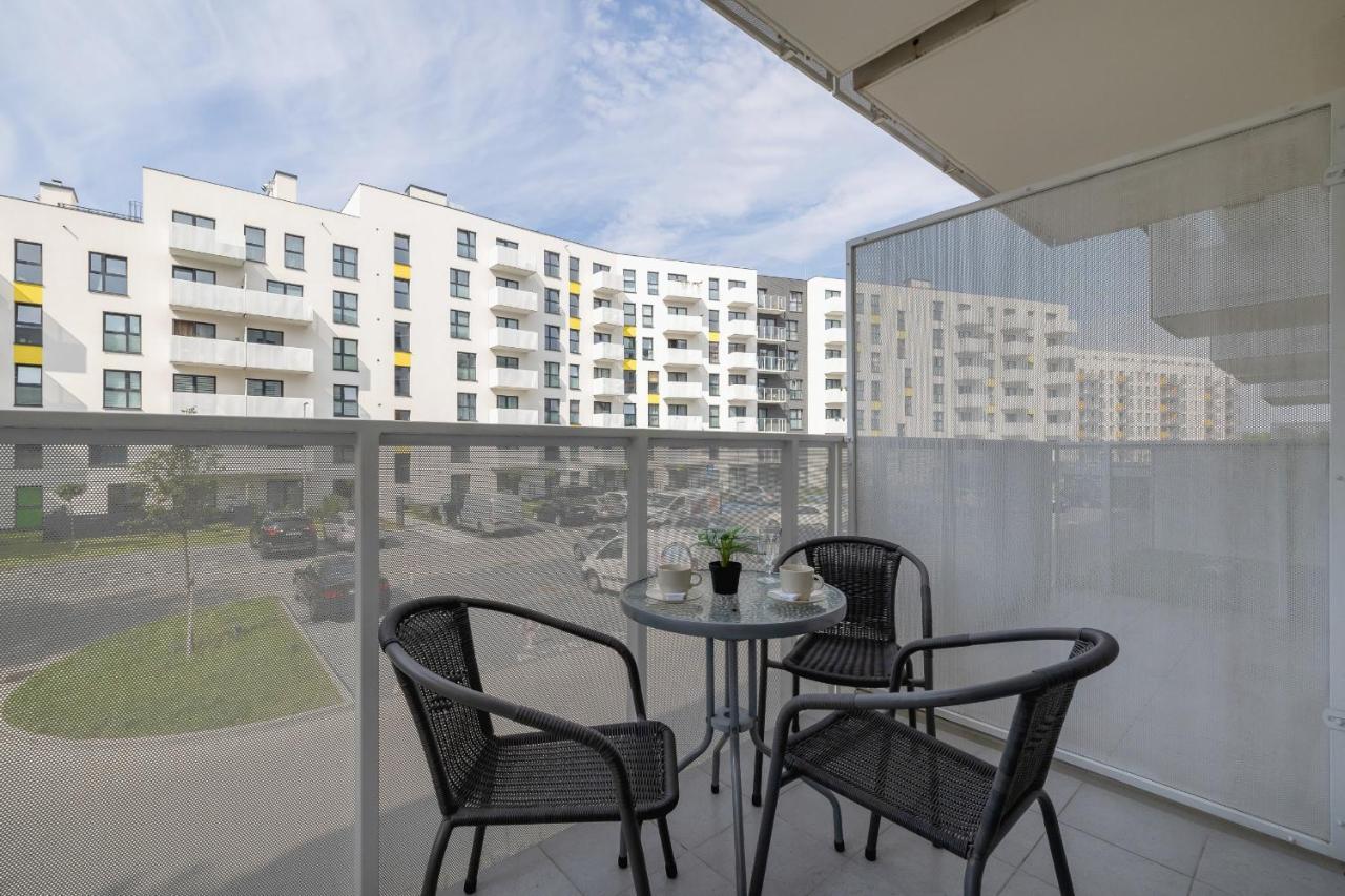 Comfy Apartment Pachonskiego With Parking In Krakow By Noclegi Renters Luaran gambar